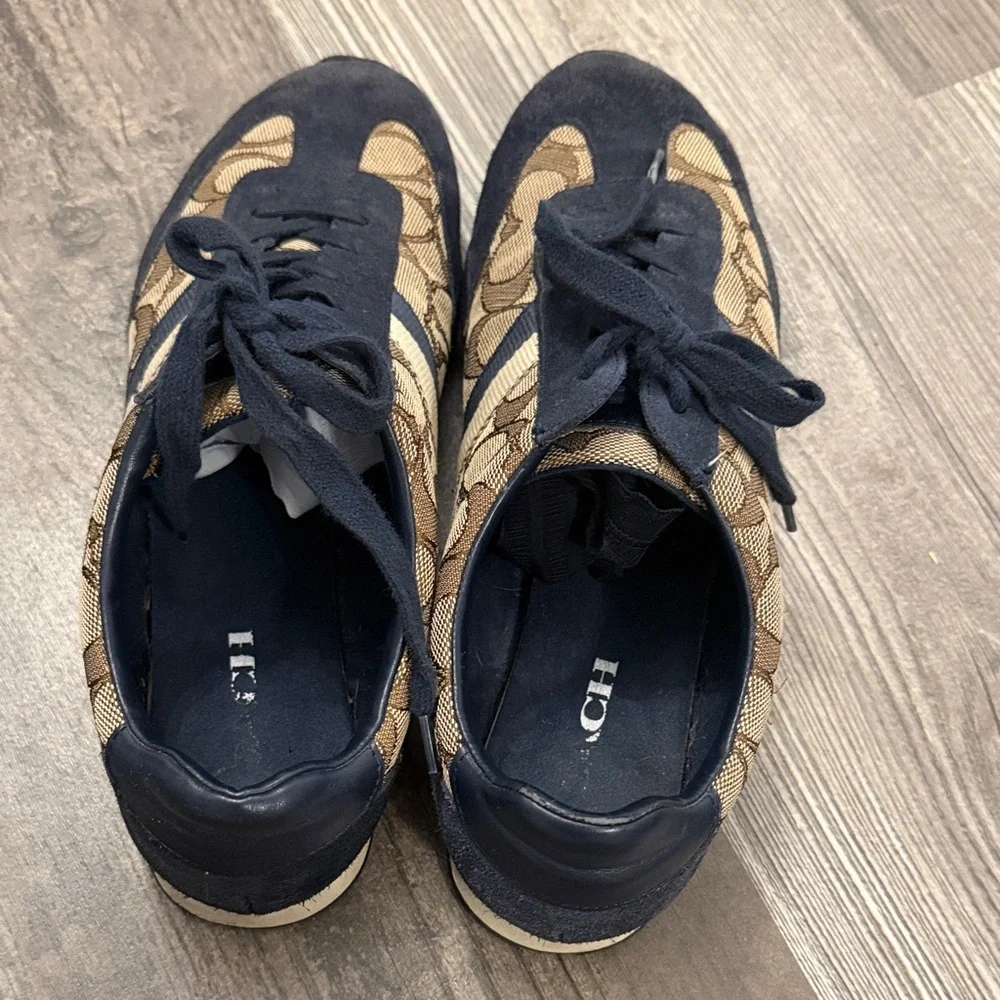 Coach Kelson Signature Logo Navy Blue and Tan Low Rise Sneakers Size 9.5